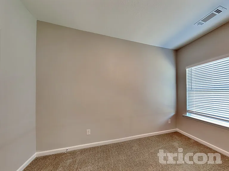 109 Innis Brook Cir — Photo 12