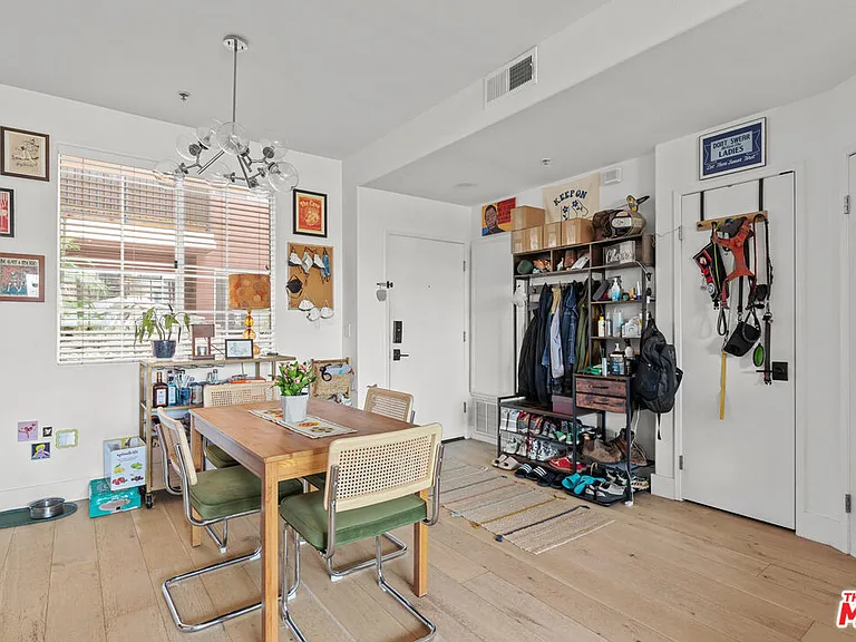 1522 S Saltair Ave #106 — Photo 6