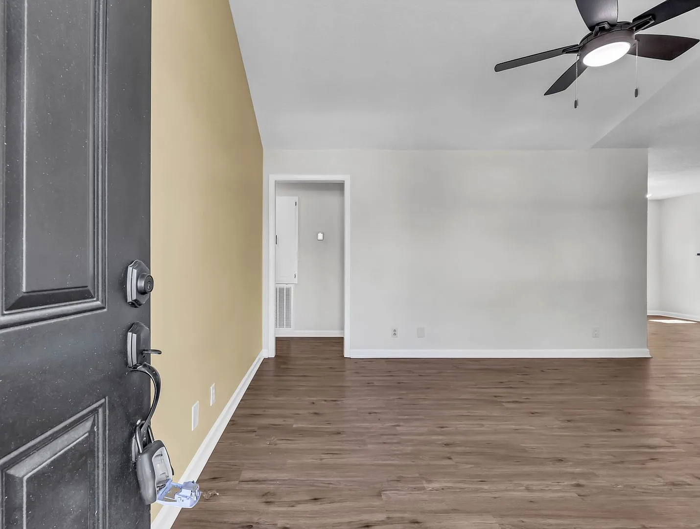 1925 Timberline Circle - Oak Grove - Two Weeks Free w/ Fulfilled 12 Month Lease — Photo 4