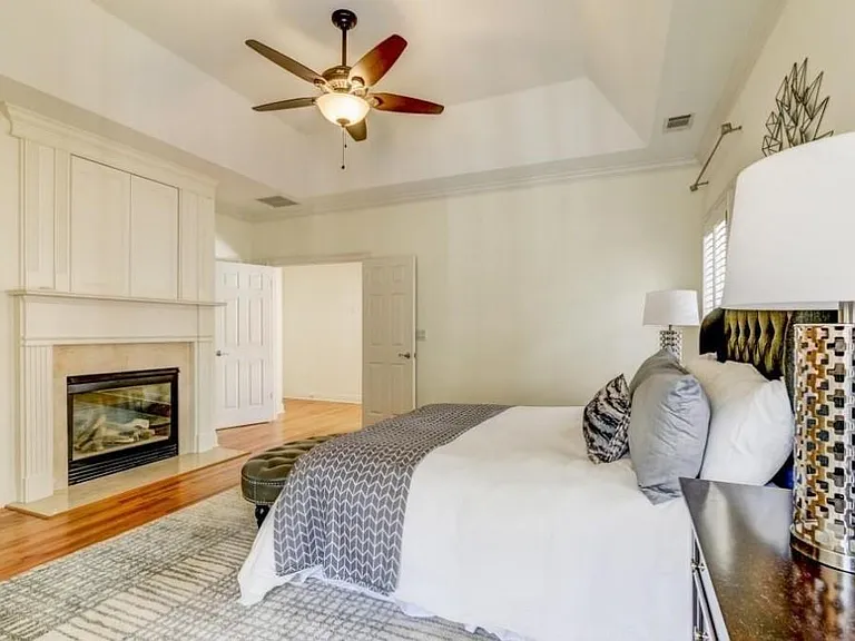 704 Longleaf Dr NE — Photo 18