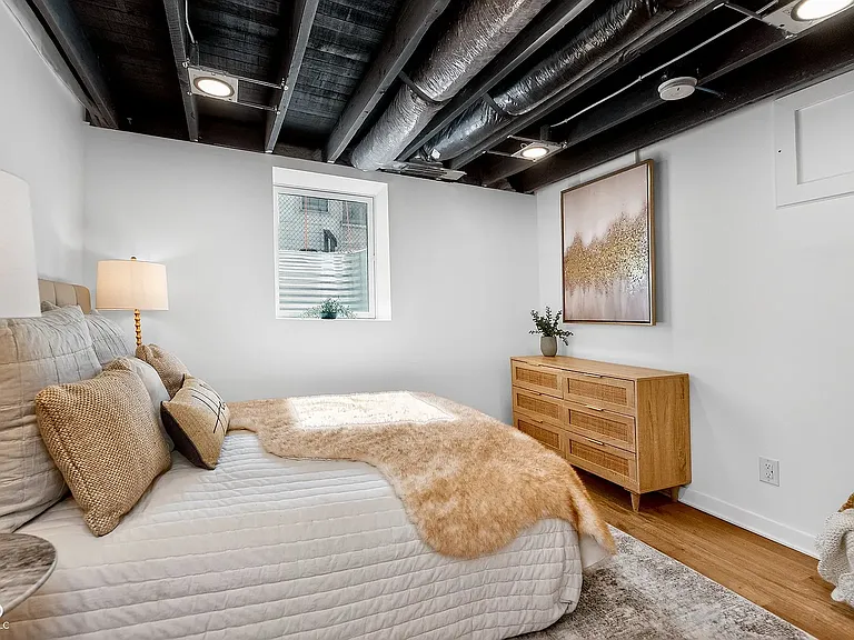 4840 Hillside Ave — Photo 17