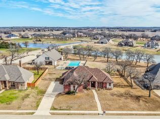107 Highland Ct, Boyd, TX 76023