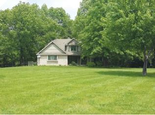 2357 Sunny Ridge Dr, Pinckney, MI 48169