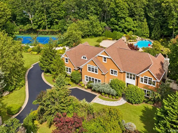 4 The Commons, Cold Spring Harbor, NY 11724