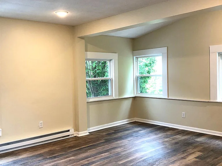 110 Charles Ave — Photo 31