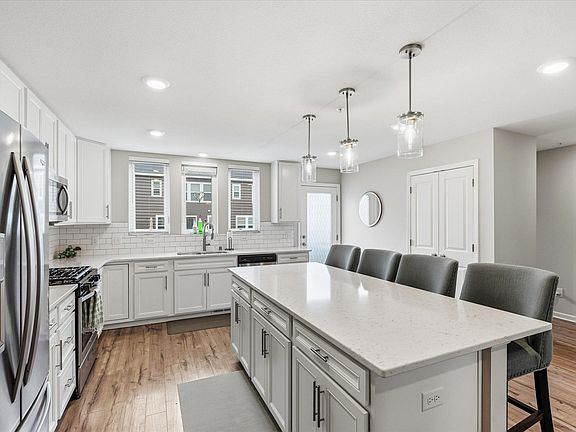 3rd image of 775 Midtown Ln