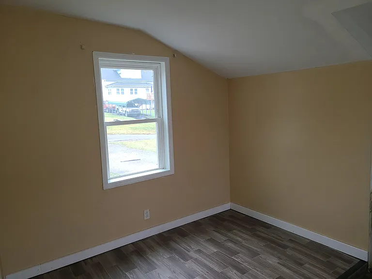 105 McClure St — Photo 14