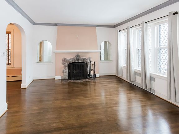 4th image of 6304 N Le Mai Ave