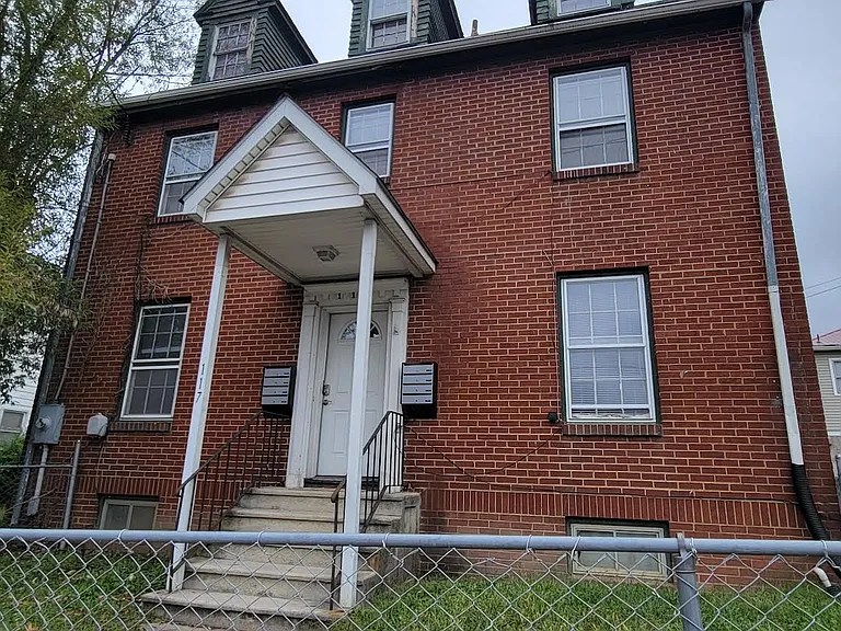 117 S Monroe Ave — Photo 1