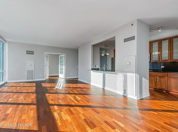 2nd image of 505 N McClurg Ct APT 1803
