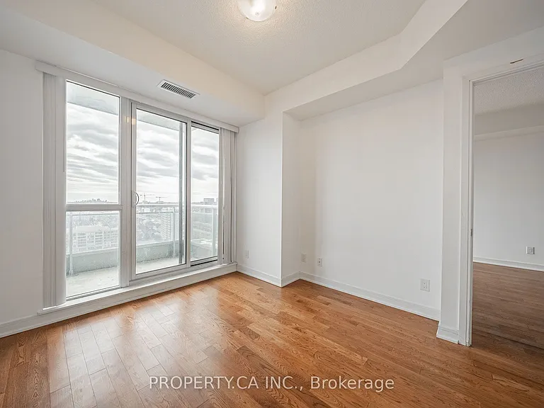 9205 Yonge St #1605 — Photo 14