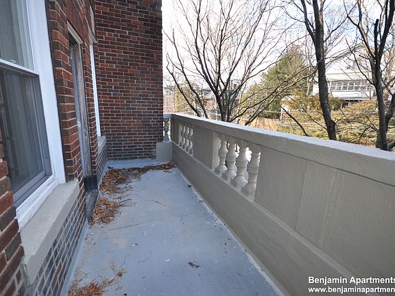5th image of 15 Egremont Rd #23