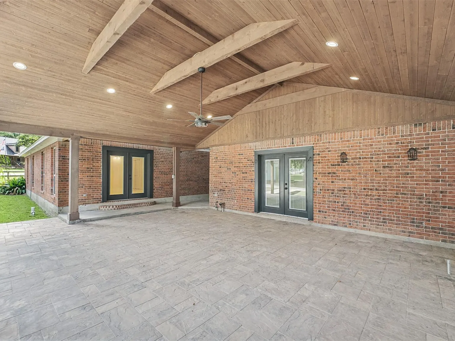 4 bed, 2.5 bath, 2193 sqft, $3,300 — Photo 3