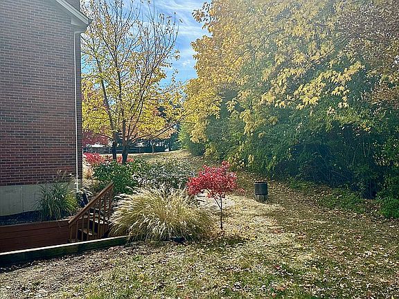 3rd image of 7171 Valley Falls Ct