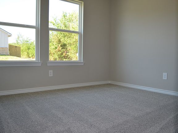 3rd image of 310 Hoover Dr