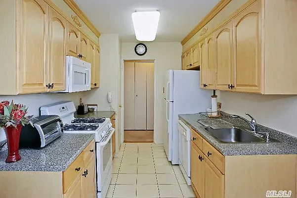 Sold by Douglas Elliman | media 7