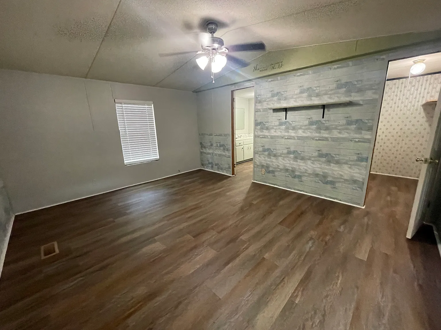 3 bed, 1280 sqft, $945 — Photo 3
