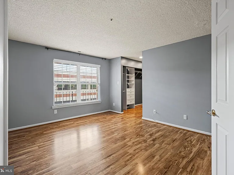 1022 Main St — Photo 23