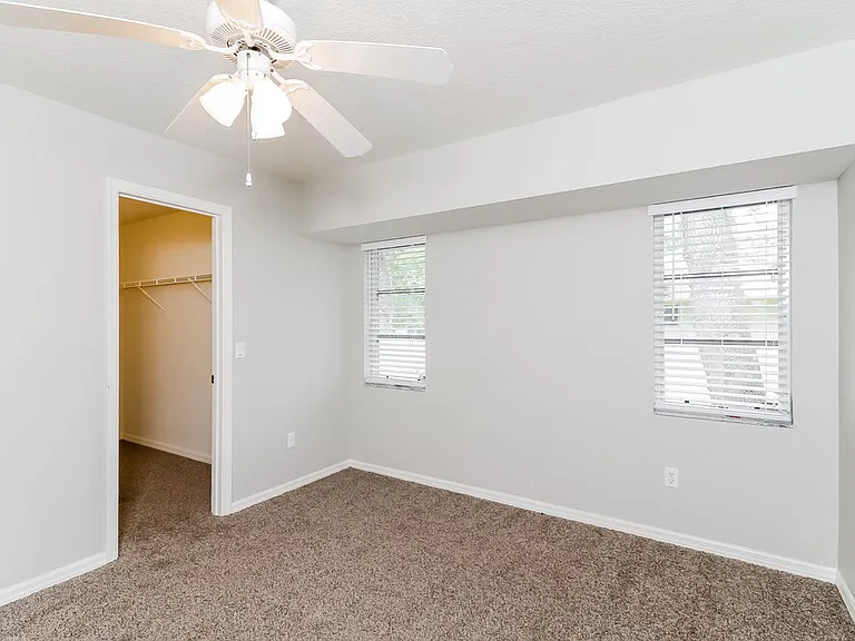 2821 Logsdon St — Photo 12