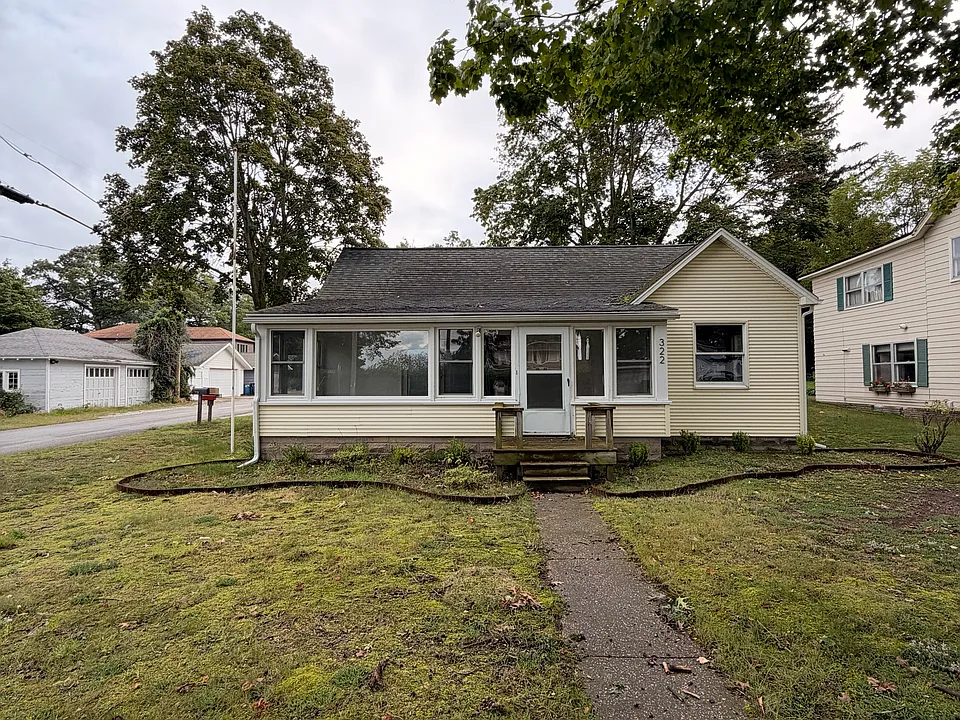 322 N Lake Ave