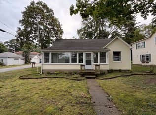 322 N Lake Ave, Spring Lake, MI 49456