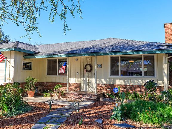 4th image of 1509 Sandalwood Dr