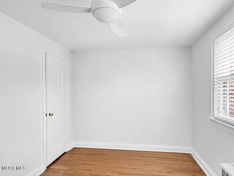 138 Manor Dr — Photo 13