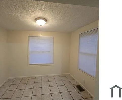 3311 Linwood Ave — Photo 6