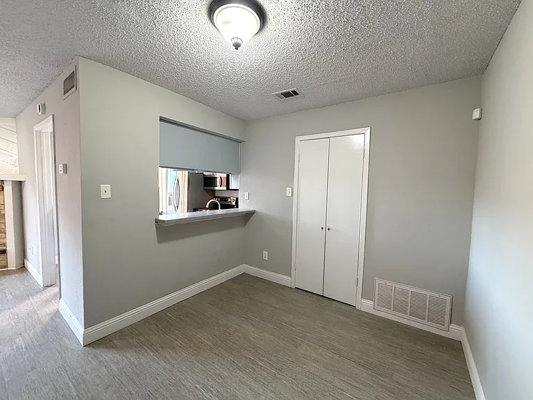 4233 Madera Rd #4 — Photo 7
