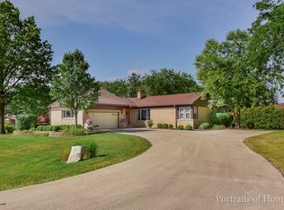 21W155 Woodview Dr, Itasca, IL 60143