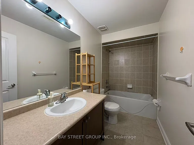 9 Strawflower Mews — Photo 11