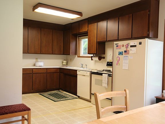2nd image of 44621 SE 70th St
