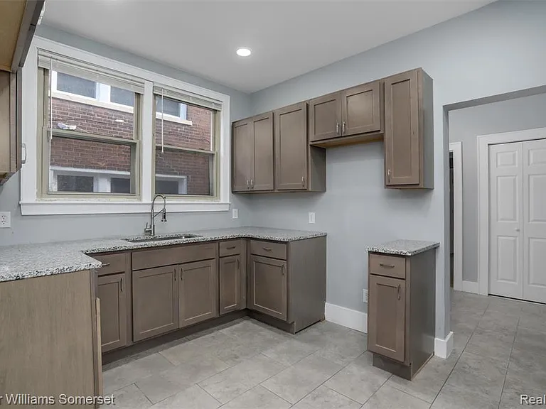 3322 Webb St — Photo 11