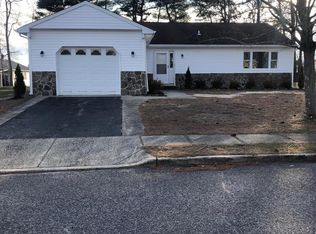10 Redlands Ct, Toms River, NJ 08757