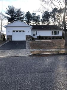 10 Redlands Ct, Toms River, NJ, 08757
