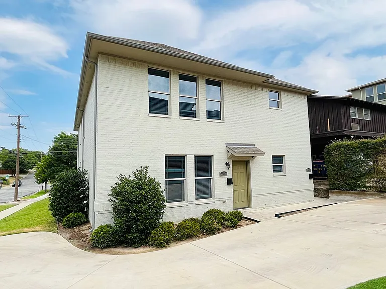 2801 Sandage Ave — Photo 22