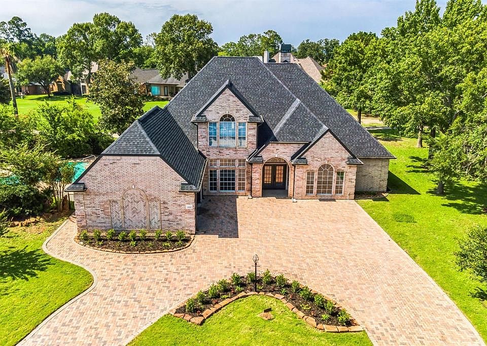 1st image of 623 Edgewood Dr