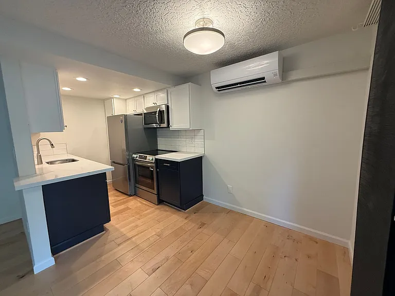 11 Crestfield Ct — Photo 6