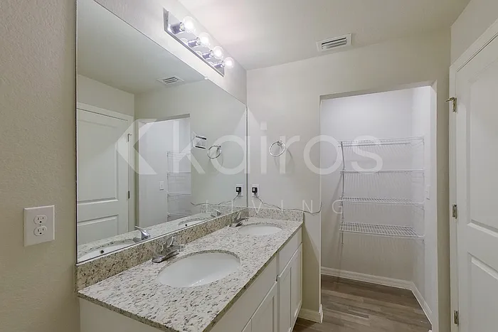 855 Cervantes St E — Photo 16