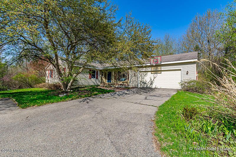 2nd image of 3189 Paris Park Dr SE
