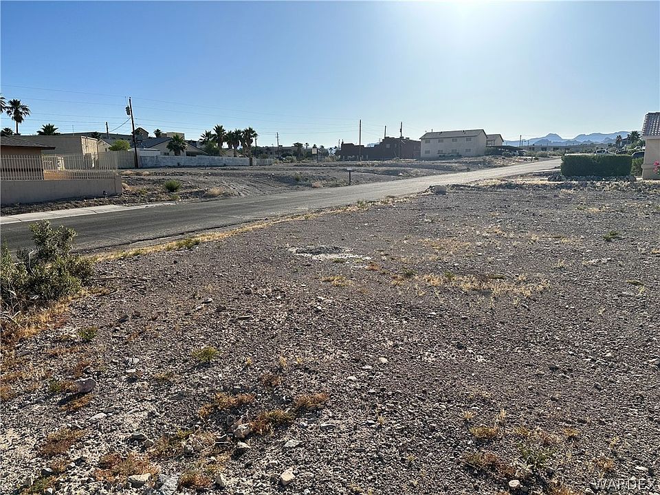 1st image of 2730 Calle De Mercado