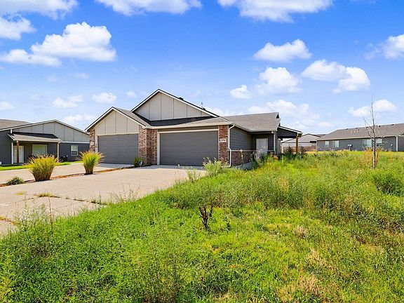 3rd image of 5776 E Bristol Cir
