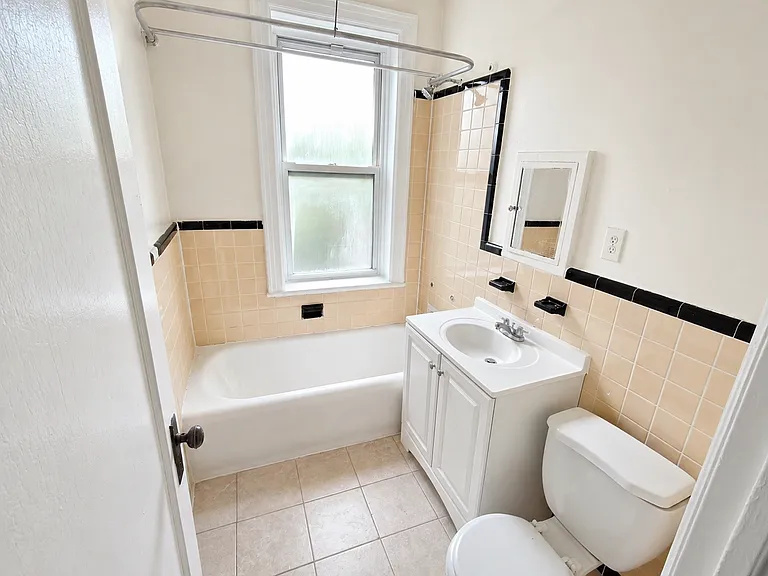 129 Schofield St #7A — Photo 7