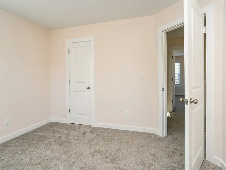 608 E Texas Ave — Photo 13