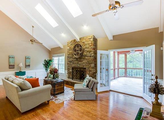 3rd image of 14681 Summer Blossom Ln