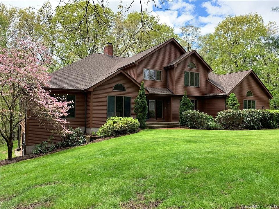 1st image of 52 Pinemeadow Dr