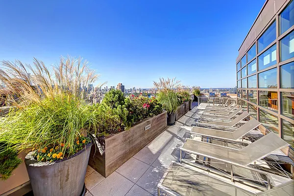 Sold by The Makler LLC | media 4