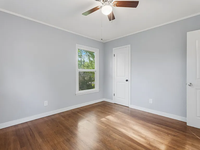 1520 E Hankerson St — Photo 8