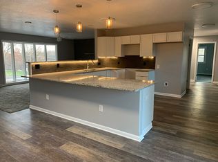 17657 Country Club Rd, Atchison, KS 66002