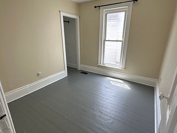 4th image of 109 Liberty St APT 1